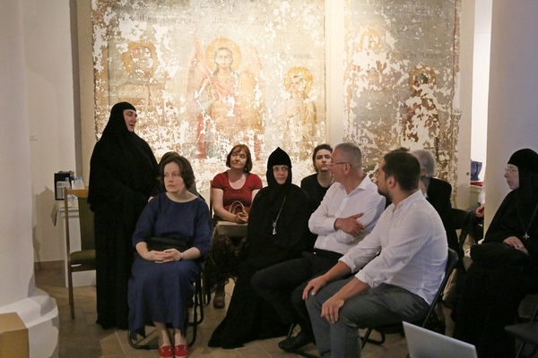 8-Презентация монографии Владимира Дмитриевича Сарабьянова «Спасская церковь Евфросиниевского монастыря в Полоцке».JPG